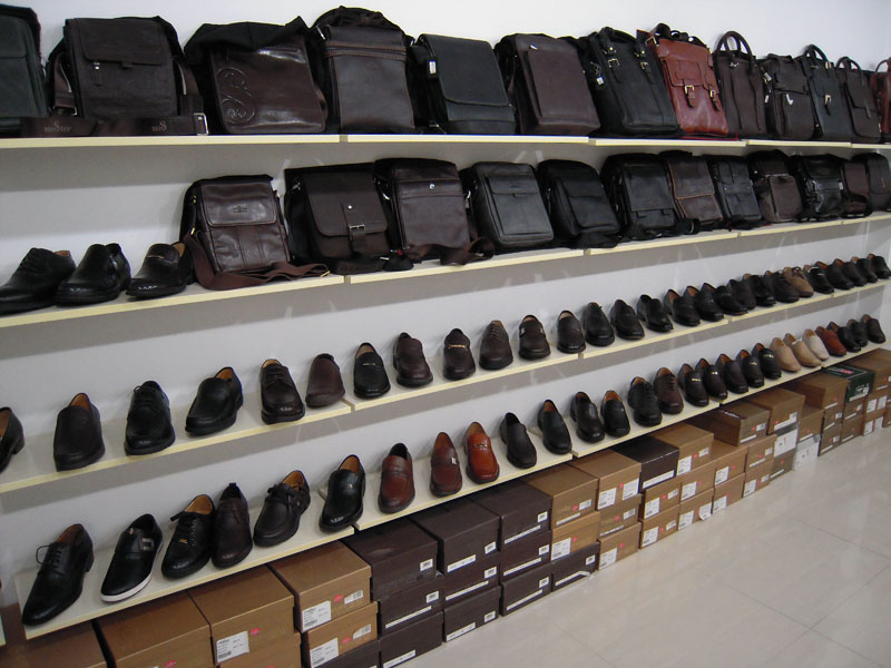 太倉正品折扣(鞋包)特賣專場2011秋款金利來皇冠沙弛袋鼠18HINO81暇布士三葉草皮爾卡丹