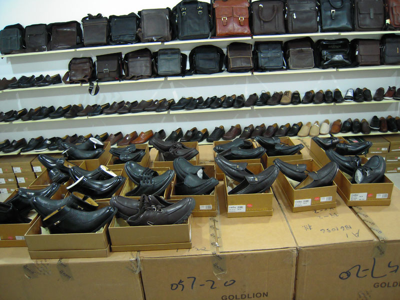 太倉正品折扣(鞋包)特賣專場2011秋款金利來皇冠沙弛袋鼠18HINO81暇布士三葉草皮爾卡丹