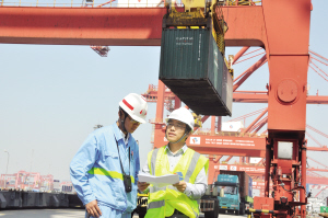 查隱患改工藝提碼頭作業(yè)效率 殷和瑞定期組織培訓(xùn)，提高一線員工的操作技能和安全意識(shí)