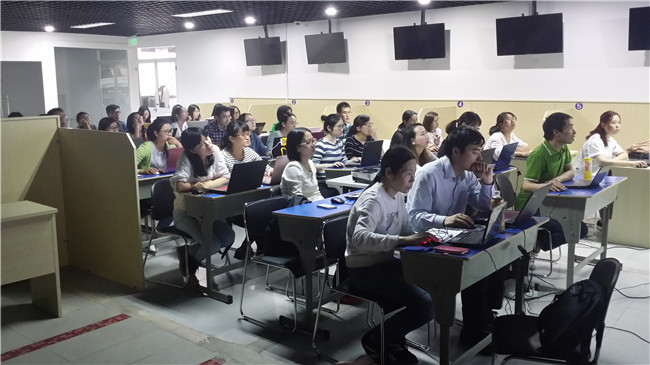 2015年首場(chǎng)針對(duì)職場(chǎng)實(shí)際應(yīng)用的公開(kāi)課在南洋招聘市場(chǎng)成功舉辦