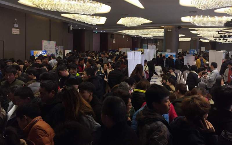 人才“擠擠”——太倉(cāng)市2018春季招聘會(huì)線下招聘會(huì)圓滿落幕