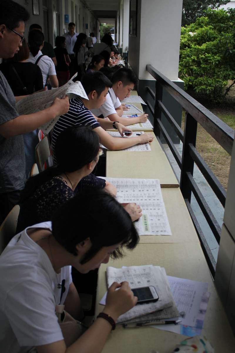 天公作美，2018太倉夏季畢業(yè)生招聘會圓滿落幕，網(wǎng)上專場繼續(xù)