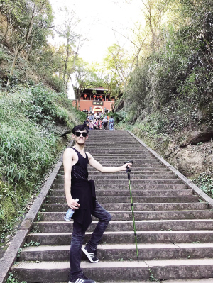 青年謝貝爾的炫酷人生